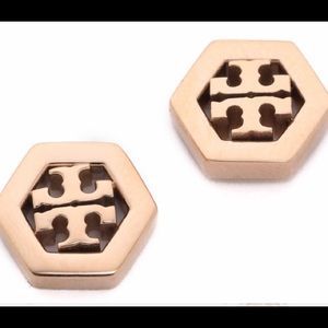 Tory Burch hex logo earrings in Rose Gold